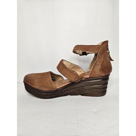 Miz Mooz Amia Brandy US Size 8 Cap Toe Closed Toe Boho Wedge Heels - Picture 5 of 10